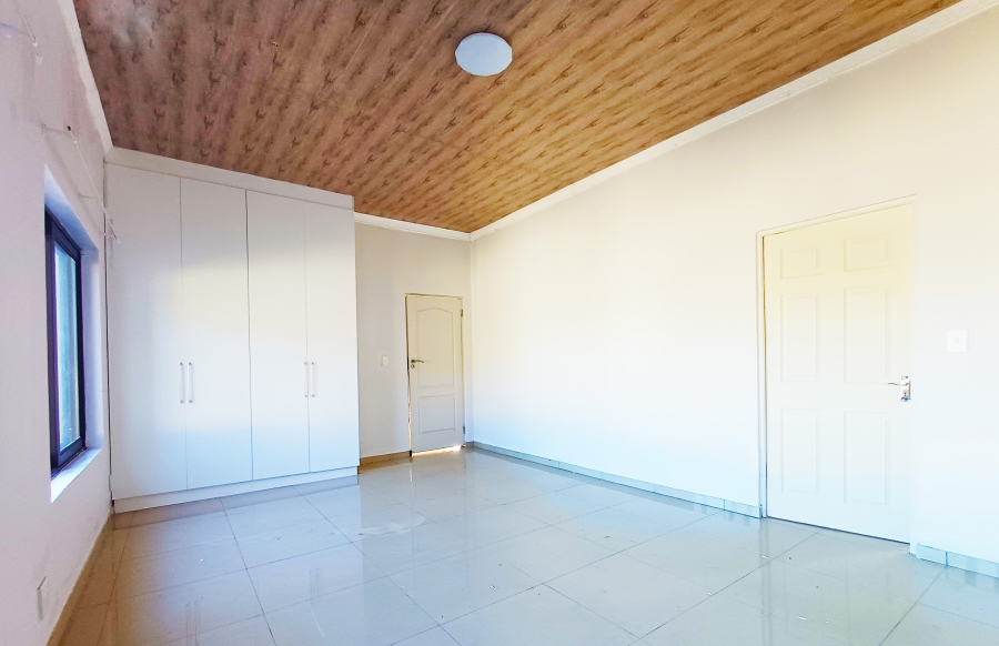 4 Bedroom Property for Sale in Palmiet Western Cape
